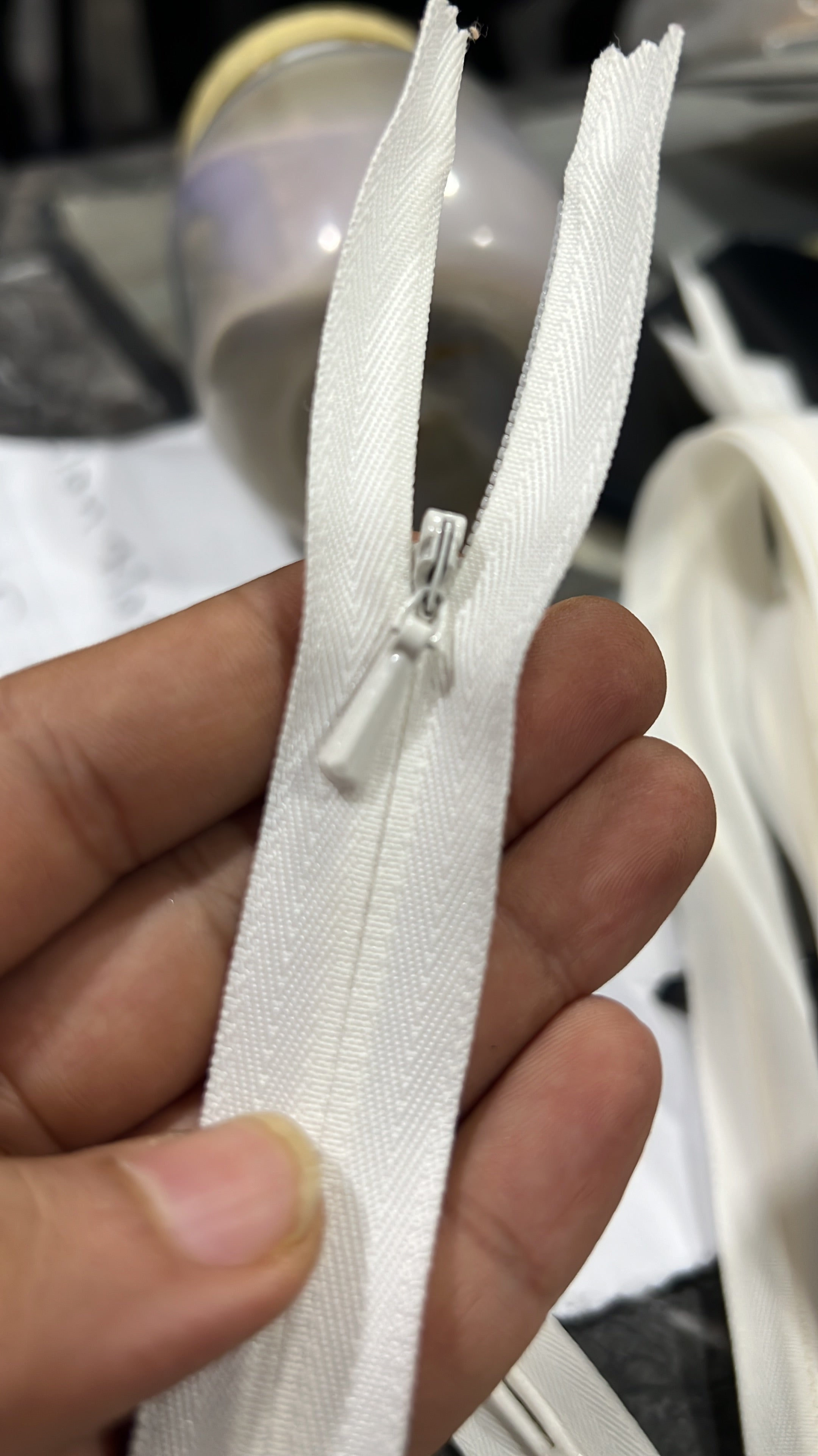 Invisible Zipper 3CC